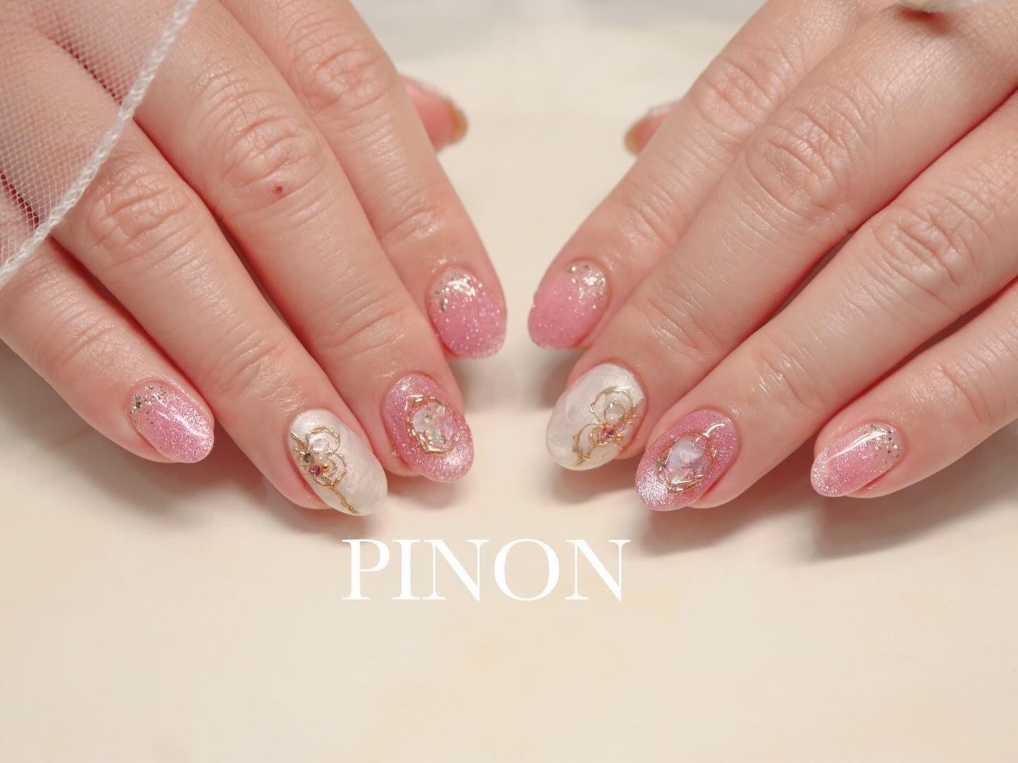 shino on LIPS 「キラキラ水引ネイル☺︎♡年末年始にぴったりな水引風になってます..」(1枚目)