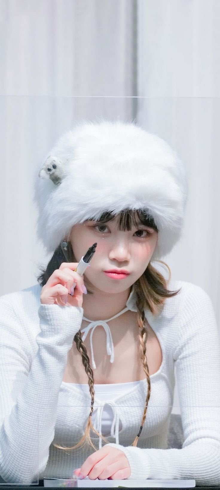 なの on LIPS 「どんな投稿が見たいかコメントで教えてください!🥲︎#チェウォン..」(1枚目)