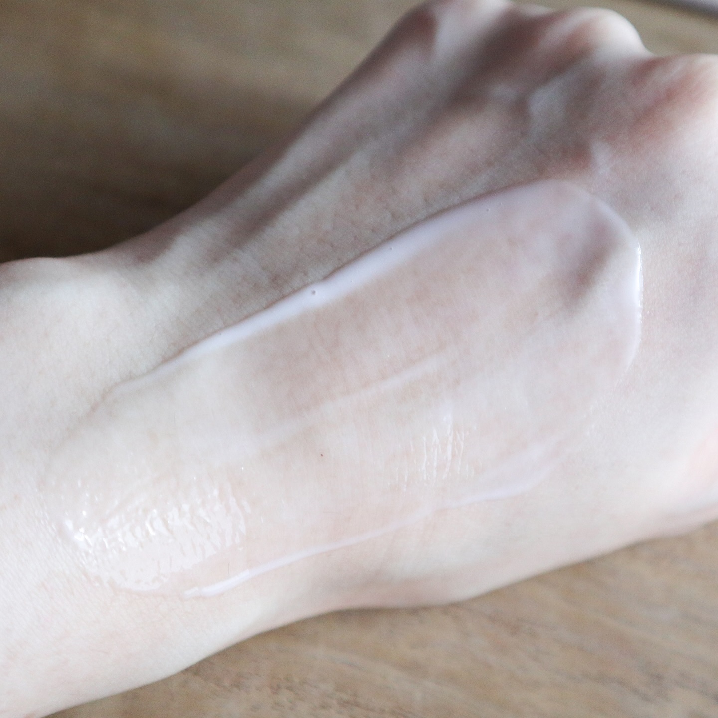 モイスト ボディミルク [全身用ミルク美容液] リラックスハーブの香り/リッツ/ボディミルクを使ったクチコミ（3枚目）