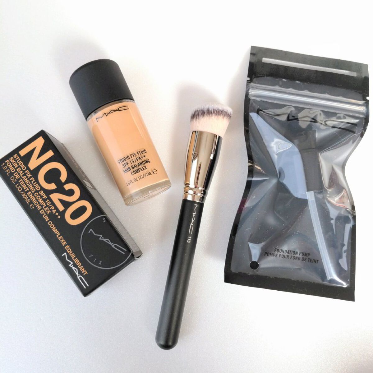 スタジオフィックス フルイッド SPF 15/M・A・C/リキッドファンデーションを使ったクチコミ（2枚目）