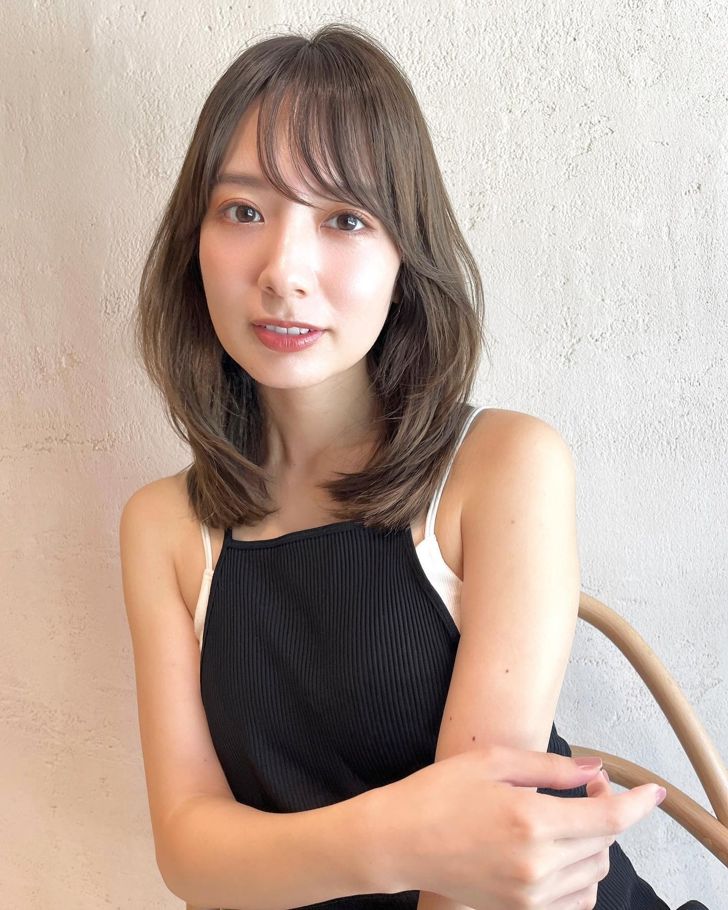 HARUNA on LIPS 「ミディアムに、顔周りにレイヤーを✂️秋冬🍂にかけて長さ少し切る..」(3枚目)