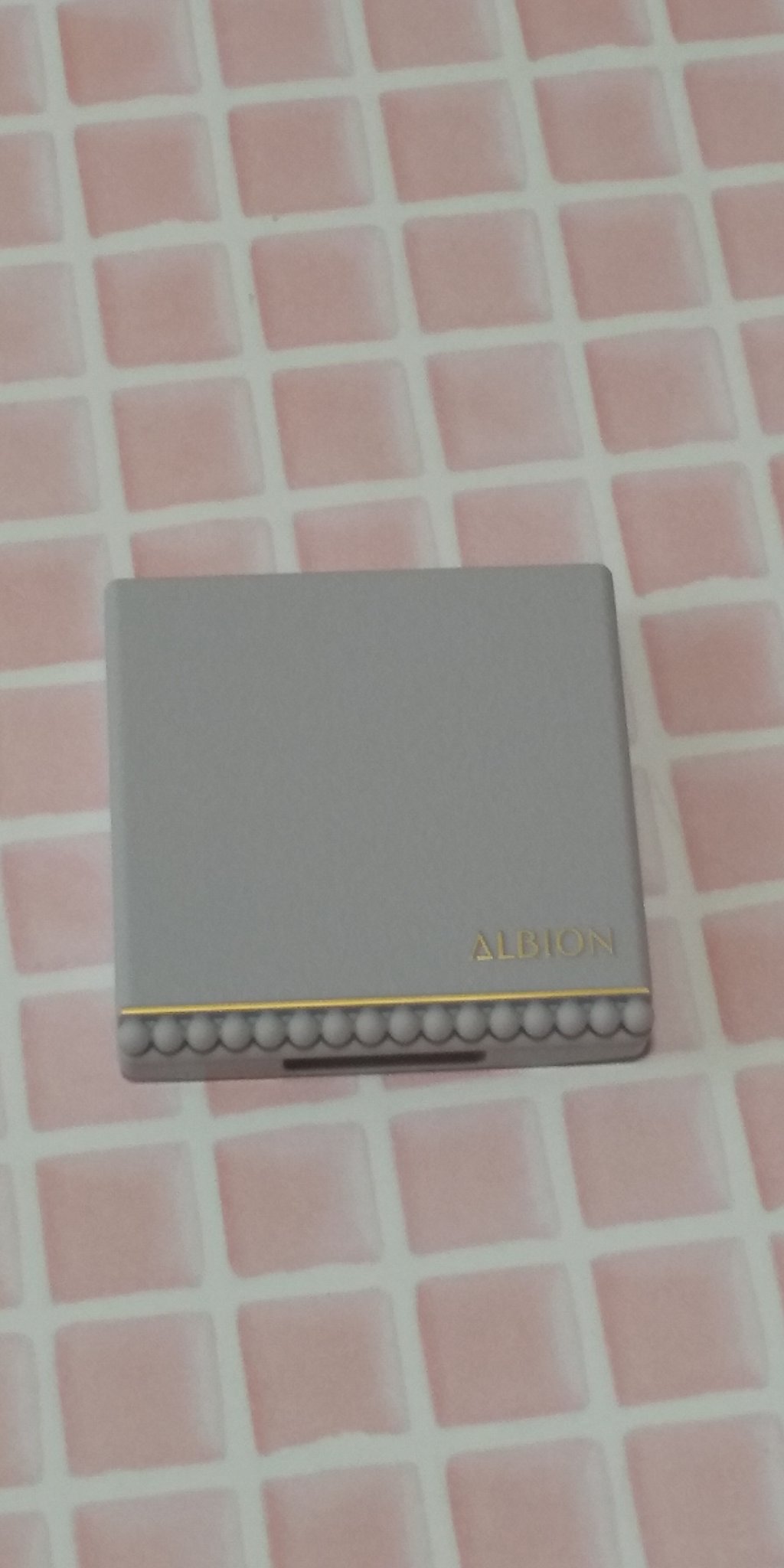 アルビオン スタジオ  オパルセント オーラ/ALBION/プレストパウダーを使ったクチコミ（3枚目）