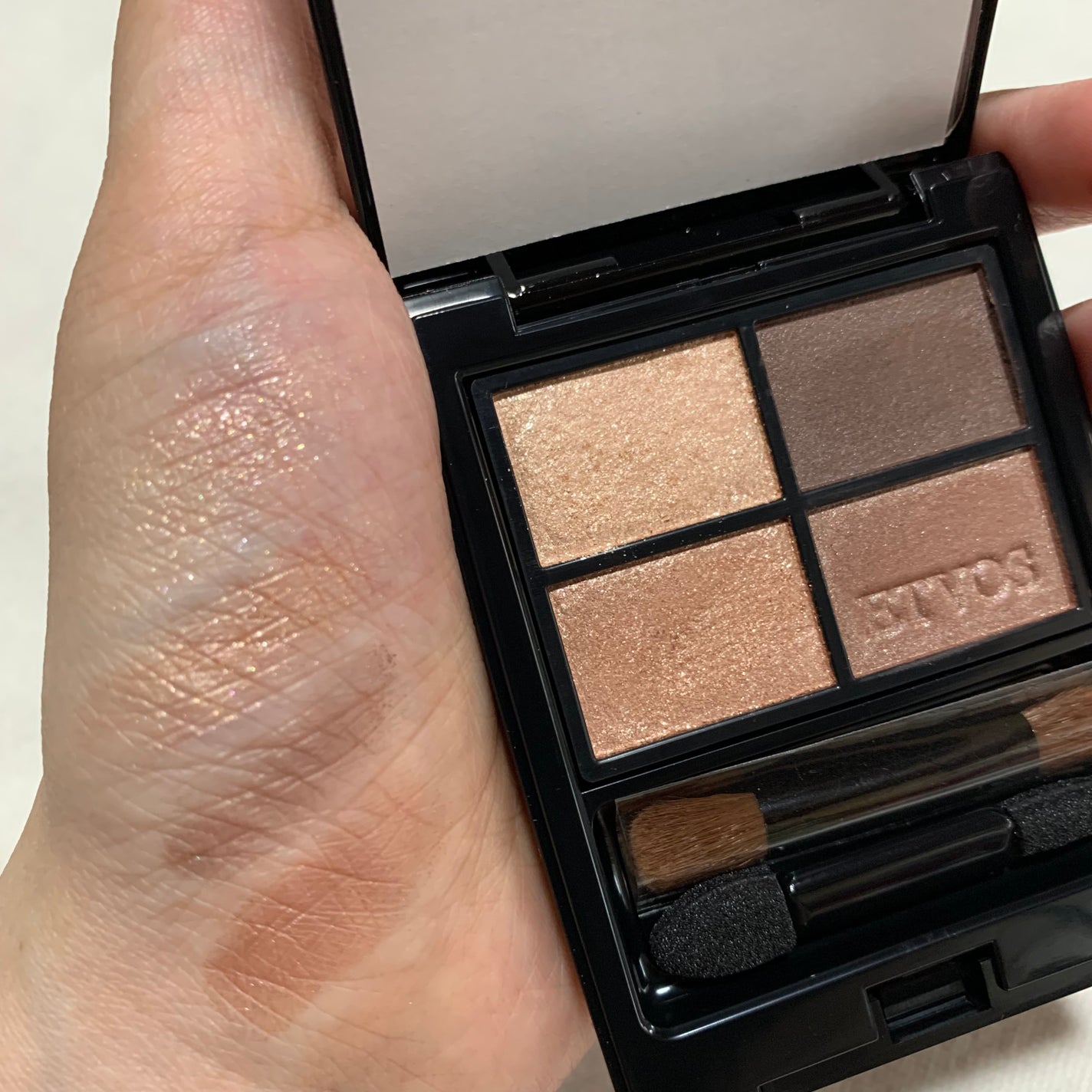 ミネラルクラッシィシャドー/エトヴォス/アイシャドウパレットを使ったクチコミ(2枚目)