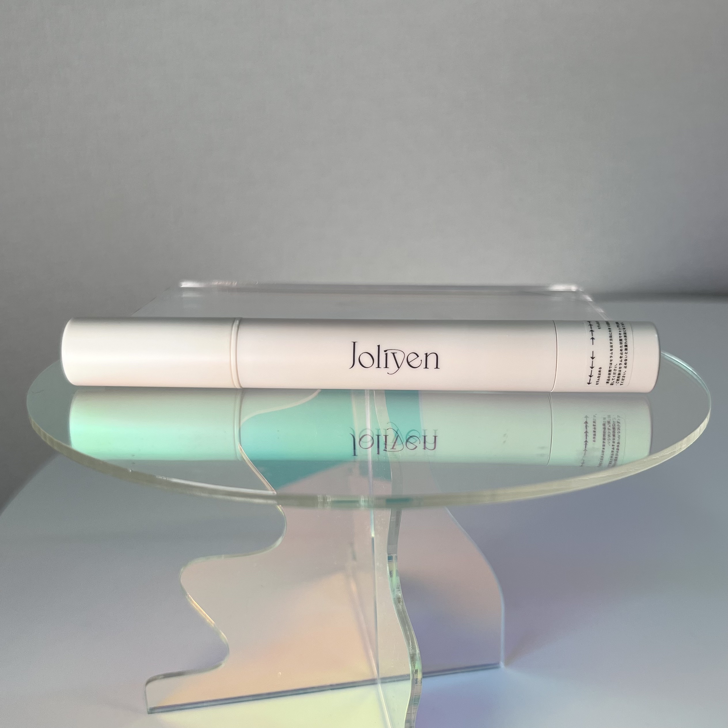 Joliyen
バランシングリップセラム

ヘアメイクアップアーティスト georgeさんがクリニックと共同開発し作成された
こだわりのリップ美容液✨

とろけるようなテクスチャーで
しっとり高保湿なリップ美容液でした👀

こだわりの成分