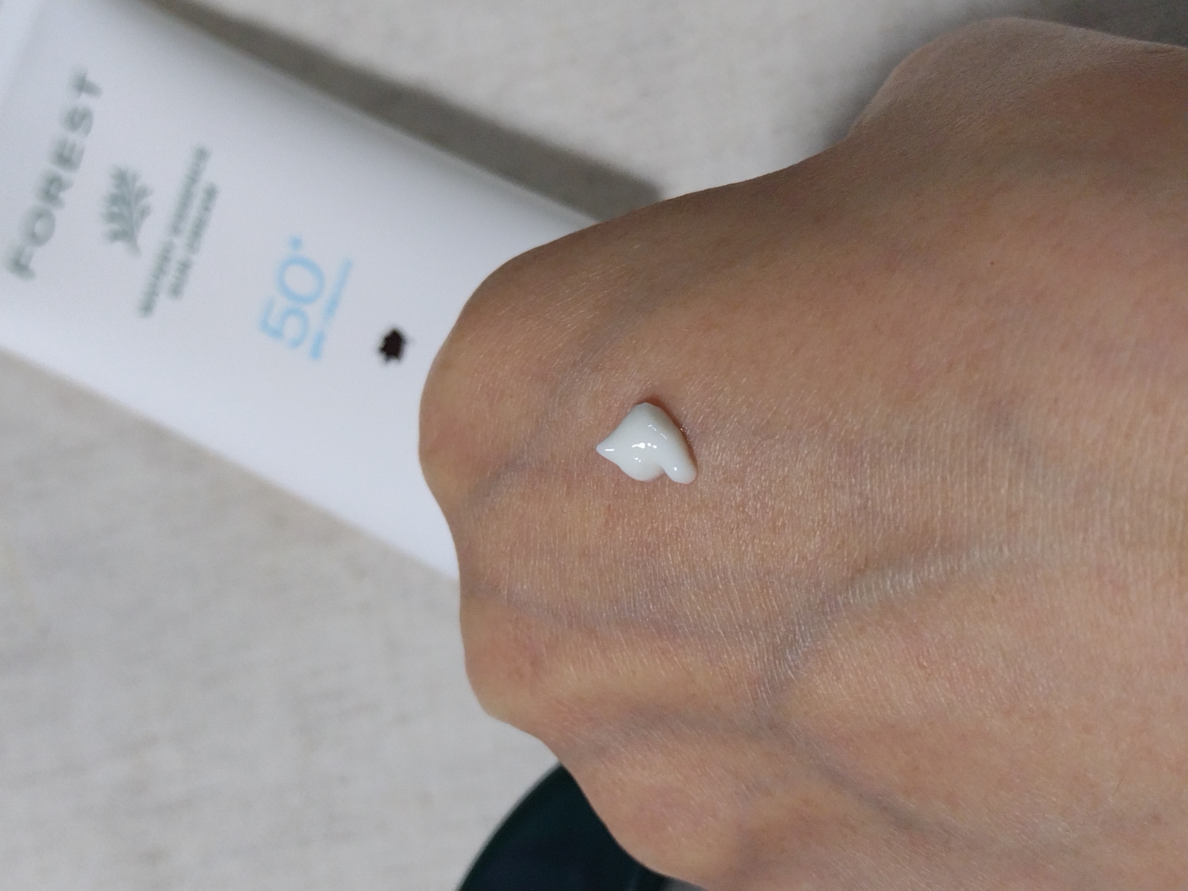 ウォータリーエッセンスUVクリーム/FoRest by Greenfinger/日焼け止めクリームを使ったクチコミ（2枚目）