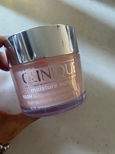 CLINIQUE モイスチャー サージ ジェルクリーム 100Hのクチコミ「クリニーク　モイスチャーサージ

プルプルしっとり
何十個リピしたか分かりません
長く使ってい.....」（1枚目）