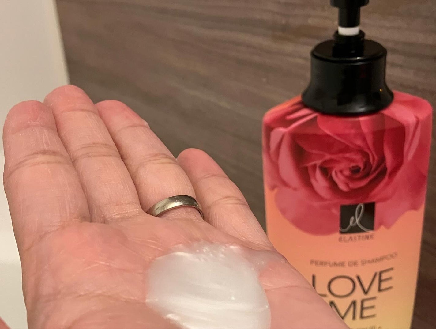 パフュームシャンプー&コンディショナー/エラスチン/シャンプー・コンディショナーを使ったクチコミ(2枚目)