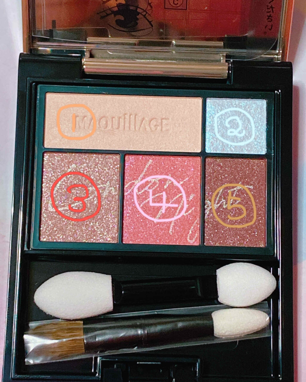 ドラマティックスタイリングアイズ オーロライルミネーションカラー RD302 ロンドンナイト(限定)/マキアージュ/アイシャドウパレットを使ったクチコミ（3枚目）