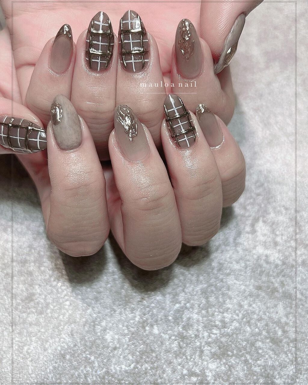 mauloa_nail on LIPS 「・ 最近人気のミラーチェック🤍いつもありがとうございます☺️🌈..」(1枚目)