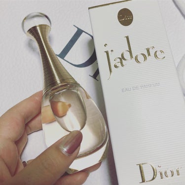 Dior
ジャドール オードゥ パルファン

Dior好きすぎて、フレグランスも欲しいと思い購入しました🤤

店頭でフレグランスを探しに来たと伝えると、フレグランスのカウンセリングをして頂きました。
イ