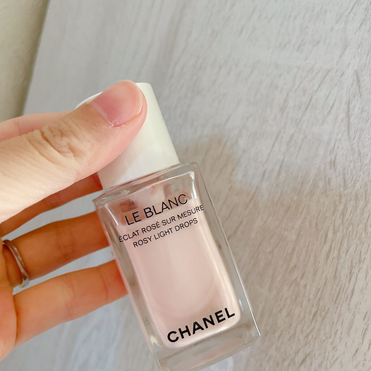 ル ブラン ロージー ドロップス/CHANEL/リキッドハイライトを使ったクチコミ（1枚目）
