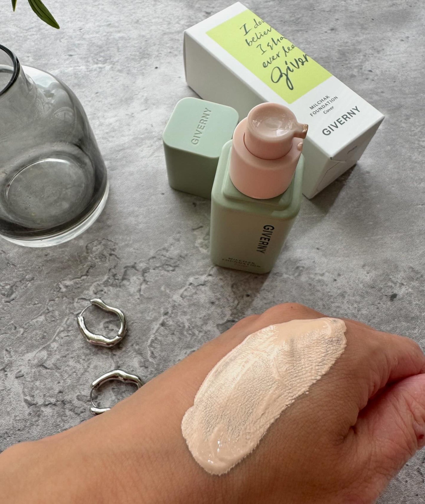 ジヴェルニー 密着カバーファンデーション/GIVERNY/リキッドファンデーションを使ったクチコミ(3枚目)