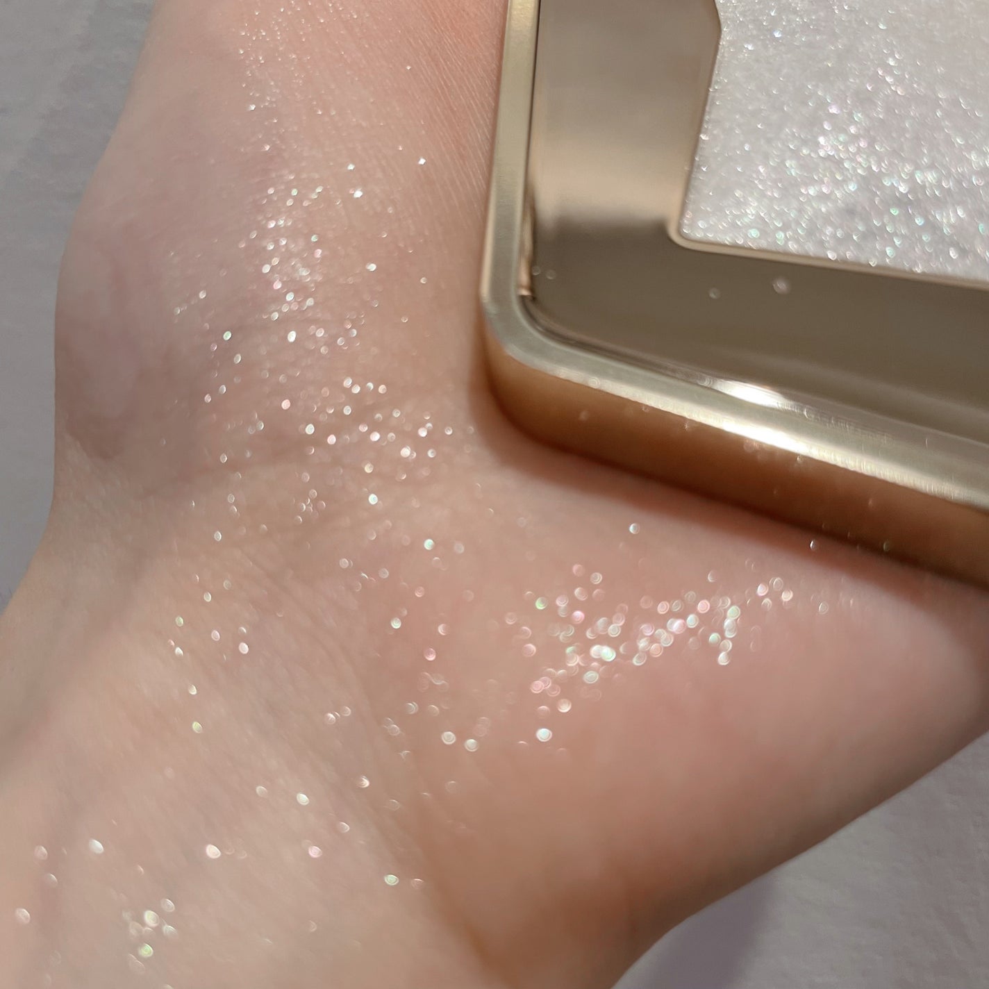 スターダストダイヤモンドハイライトパウダー/PERFECT DIARY/パウダーハイライトを使ったクチコミ(6枚目)