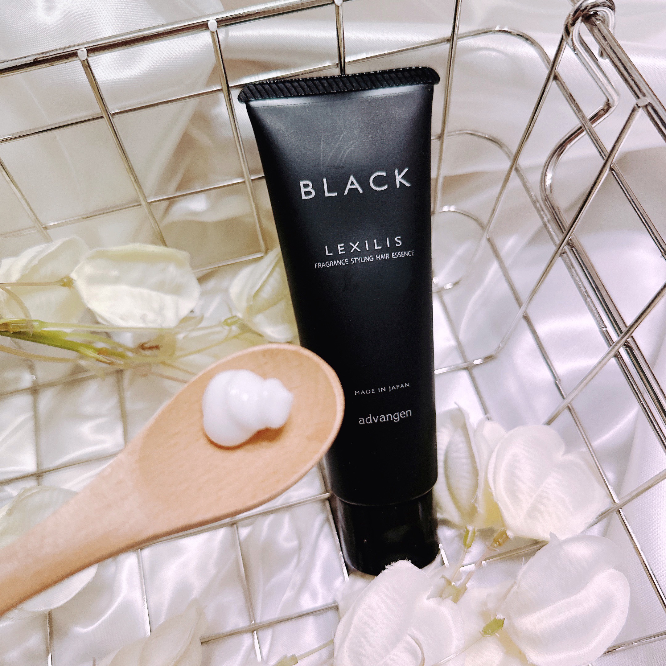 ブラック フレグランス スタイリング ヘアエッセンス/LEXILIS/アウトバストリートメントを使ったクチコミ（3枚目）