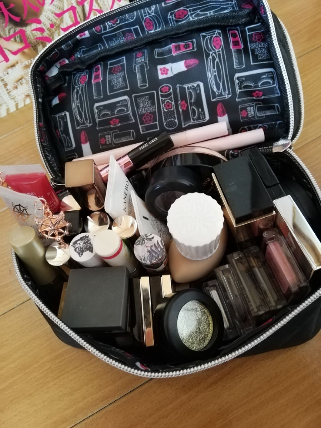 貴ぃちゃん on LIPS 「アンドロージー豪華すぎる付録消費税上がる前にぜひ購入を!!付録..」(2枚目)