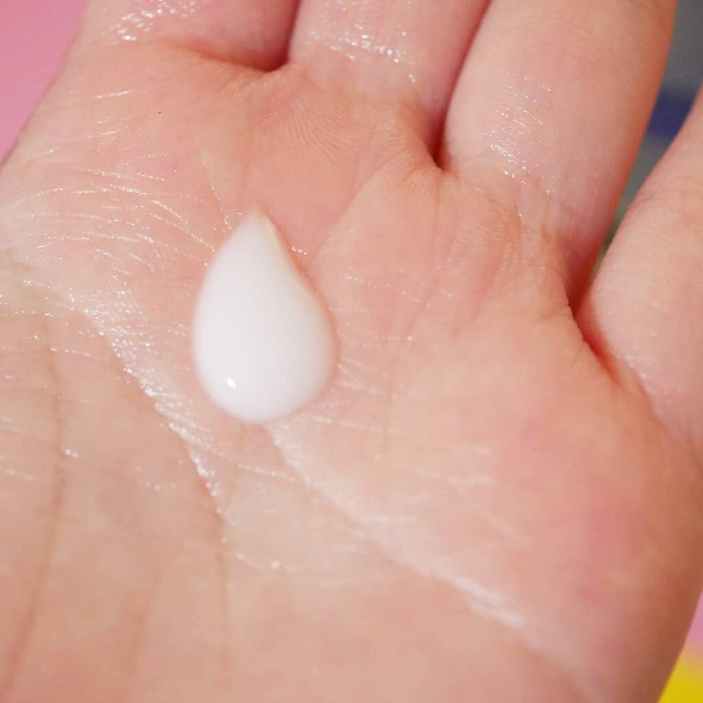 プレミアムボディミルク ホワイトニング【医薬部外品】		/ニベア/ボディミルクを使ったクチコミ（3枚目）