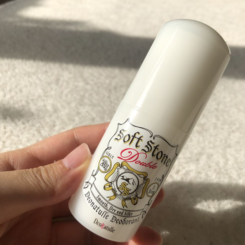  かれこれ10年くらい愛用しているアイテム！

1年中お世話になってます！
朝、服を着替える前に、脇にササっと塗るだけで
1日汗のにおいでヒヤヒヤしなくて済みます！

何回か他のブランドに浮気もしたけれど
持続力がデオナチュレが1番なので抜