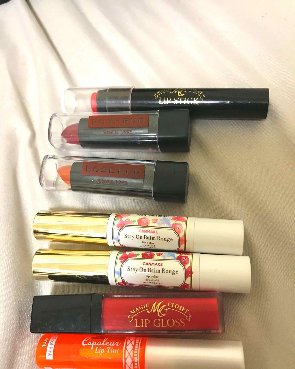 結奈 on LIPS 「私の持っているリップ紹介しまーす!!最近は赤リップにハマってい..」(1枚目)