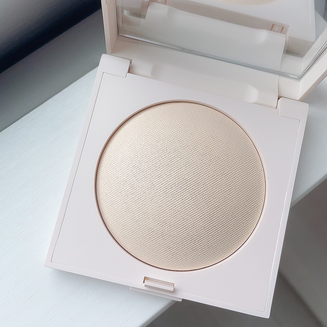 リアル フローレス ルミナス パーフェクティング プレスト パウダー/ローラ メルシエ/プレストパウダーを使ったクチコミ（2枚目）