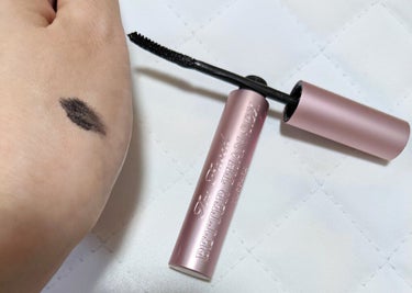 Too Faced ベター ザン セックス マスカラ ドール ラッシュのクチコミ「まず、目の形にフィットするように作られたブラシがとても使いやすいです。

まつげをカールしなが.....」（1枚目）