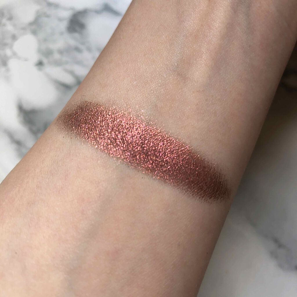 ダズルシャドウ エクストリーム インシネレーティッド/M・A・C/単色アイシャドウを使ったクチコミ（3枚目）