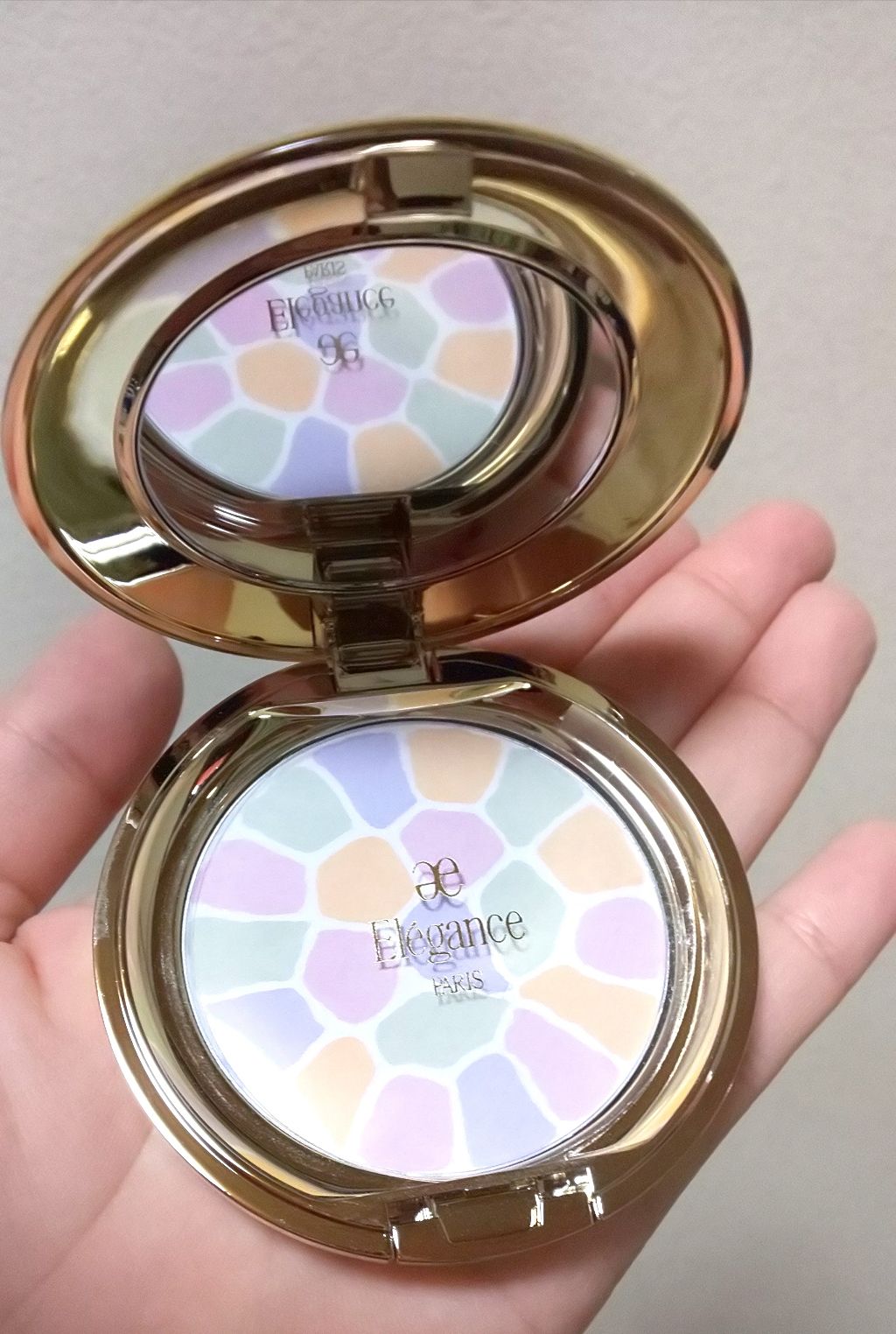 ラ プードル オートニュアンス/Elégance/プレストパウダーを使ったクチコミ(1枚目)