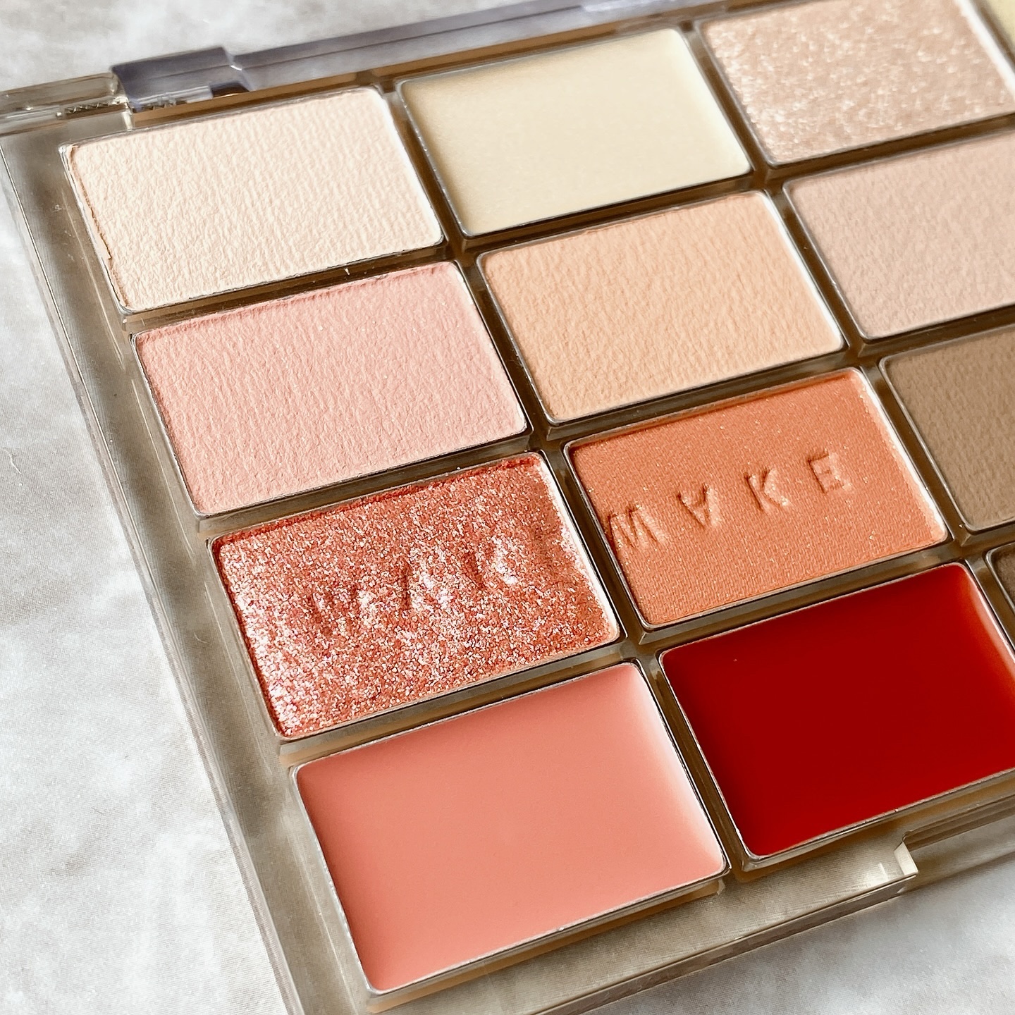 ソフトブラーリングアイパレット/wakemake/アイシャドウパレットを使ったクチコミ（2枚目）