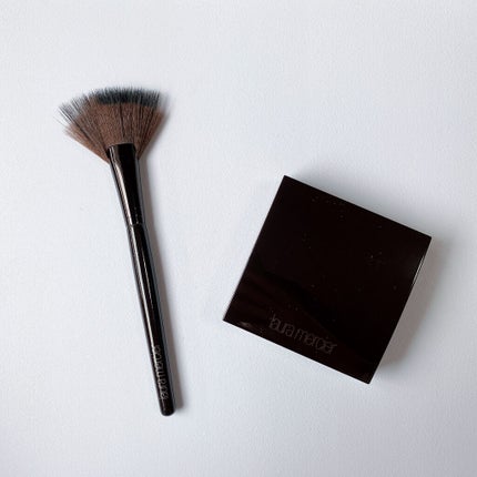 マットラディアンス ベイクドパウダー ハイライト01/ローラ メルシエ/パウダーハイライトを使ったクチコミ(5枚目)