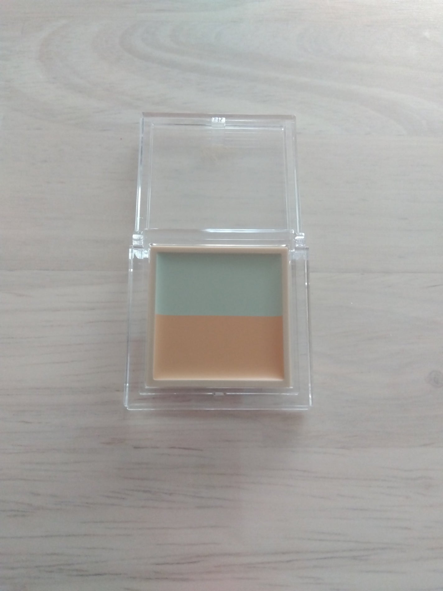 カラーデュオ トリック コンシーラー/Visée/パレットコンシーラーを使ったクチコミ(2枚目)