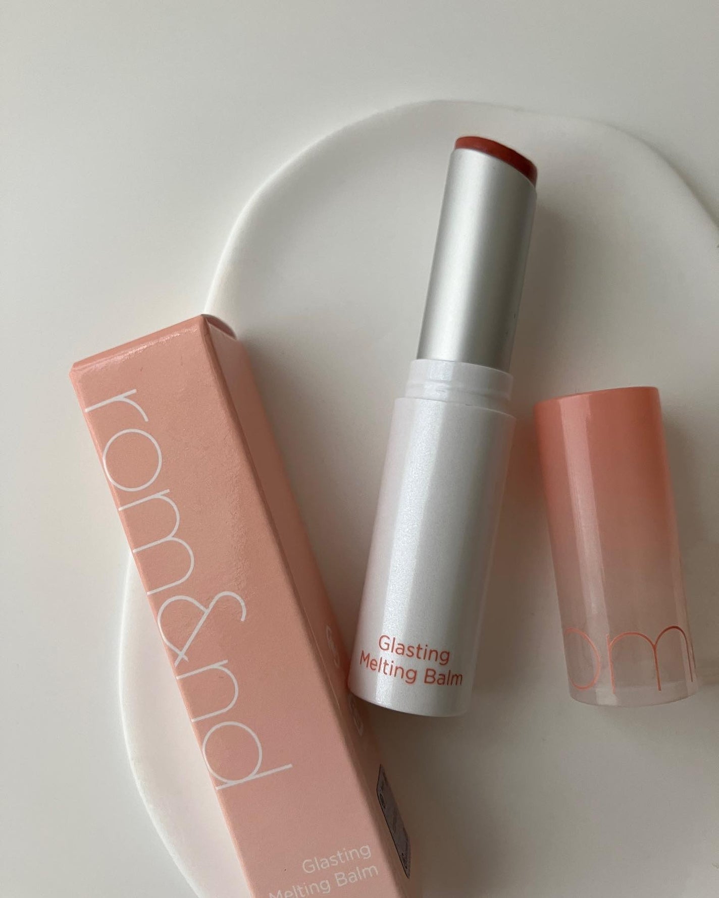 グラスティングメルティングバーム/rom&nd/リップバームを使ったクチコミ(4枚目)