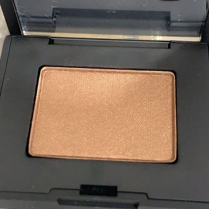 シングルアイシャドー/NARS/単色アイシャドウを使ったクチコミ(2枚目)