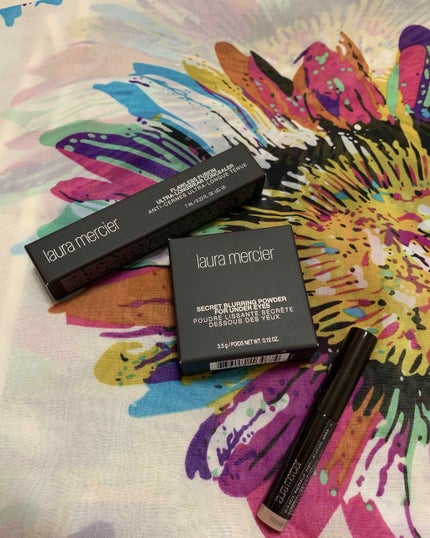 シークレット ブラーリング パウダー フォー アンダー アイズ/ローラ メルシエ/プレストパウダーを使ったクチコミ(4枚目)