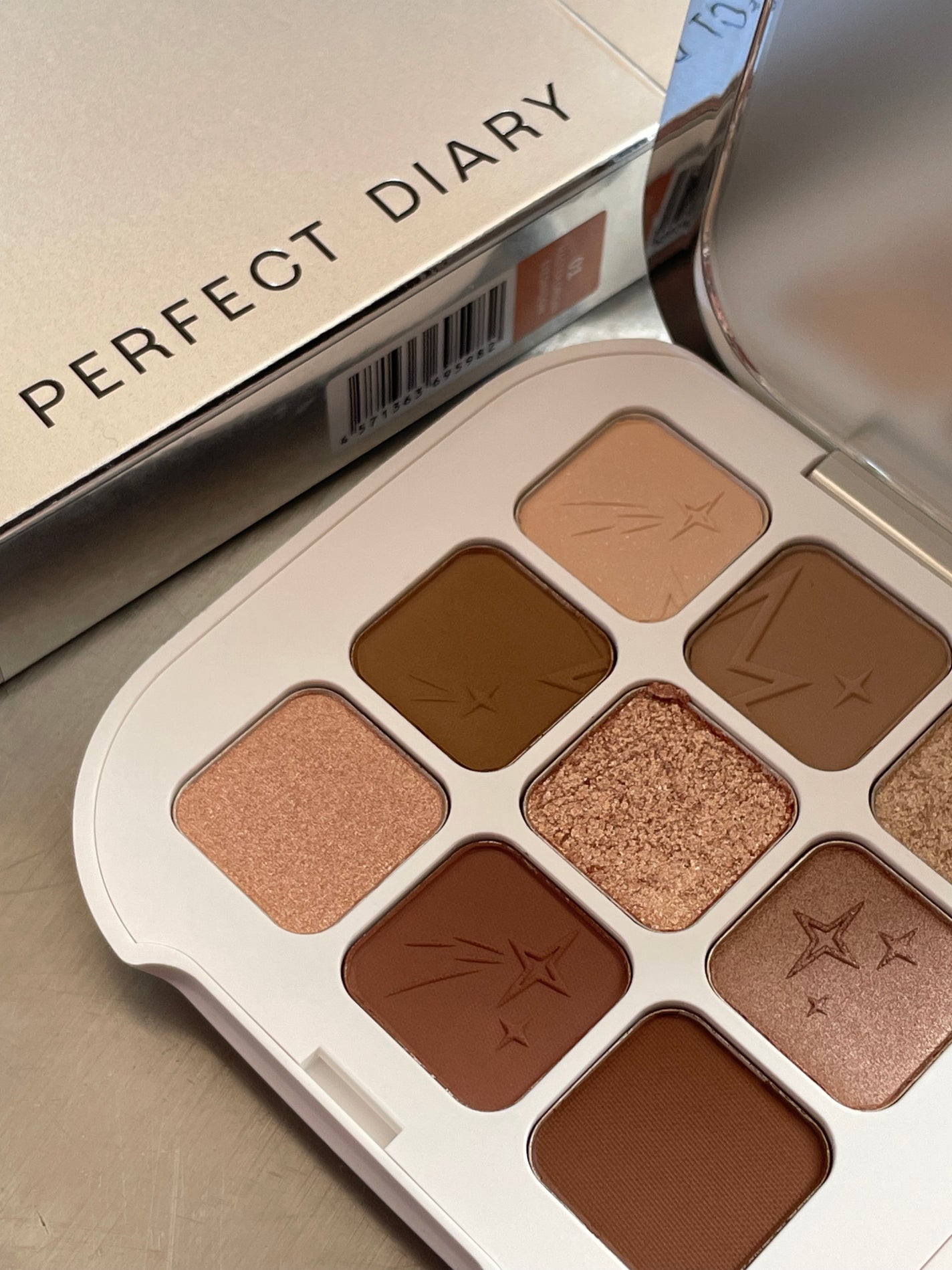 PERFECT DIARY (パーフェクトダイアリー)「原石」9色アイシャドウ クリスマス限定/PERFECT DIARY/アイシャドウパレットを使ったクチコミ(2枚目)