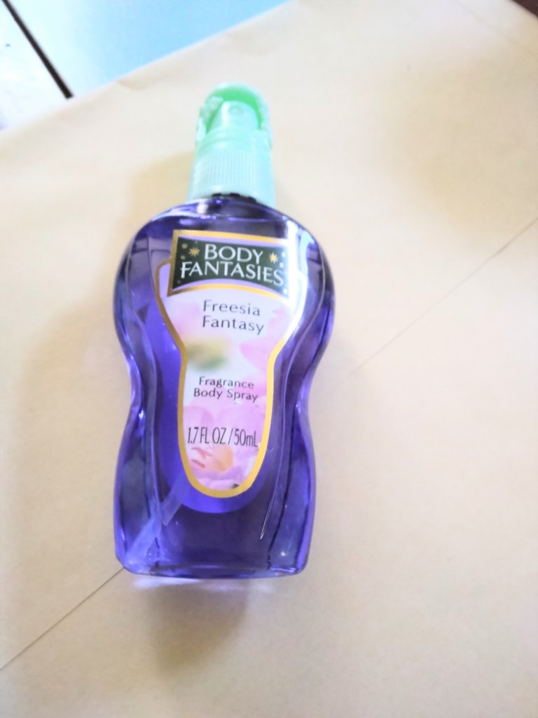 ボディスプレー フリージア 50ml（旧パッケージ）/ボディファンタジー/香水(レディース)を使ったクチコミ（2枚目）