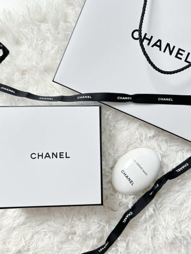 CHANEL ラ クレーム マンのクチコミ「＼喜ばれること間違いなし❕／
【オススメギフト】ハンドクリーム📰♟


☁　　☁　　☁　　☁　.....」（3枚目）