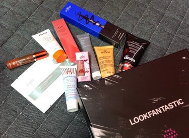 LOOKFANTASTIC
ブラックフライデー限定ボックス
総額21,000円相当の11アイテムが4,795円
お試ししました😉


①Dr Brandt マイクロダーマブレイジョン (50ml) - 