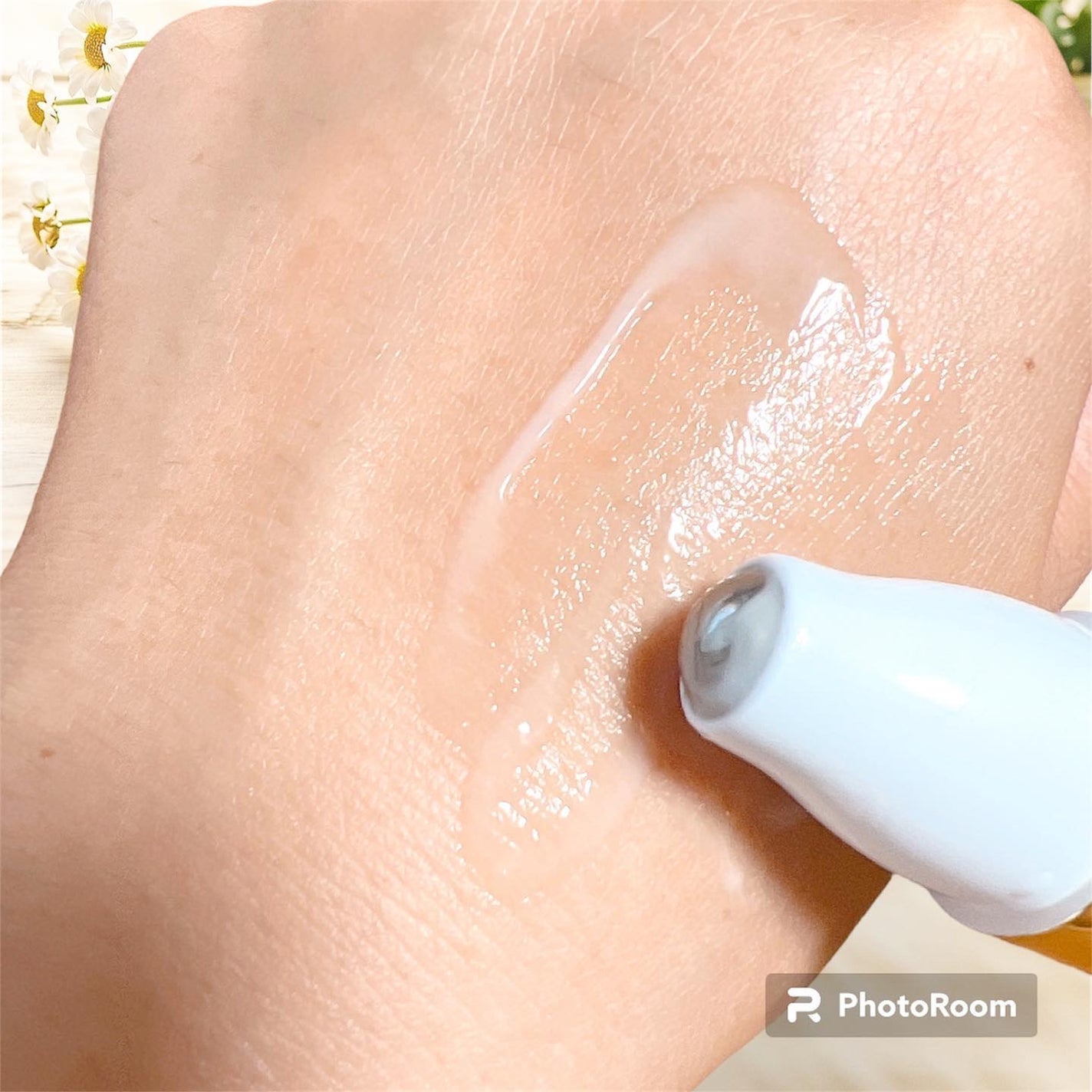 V9ビタミンアンプルロールオンアイクリームクリア/JMsolution/アイケア・アイクリームを使ったクチコミ(3枚目)