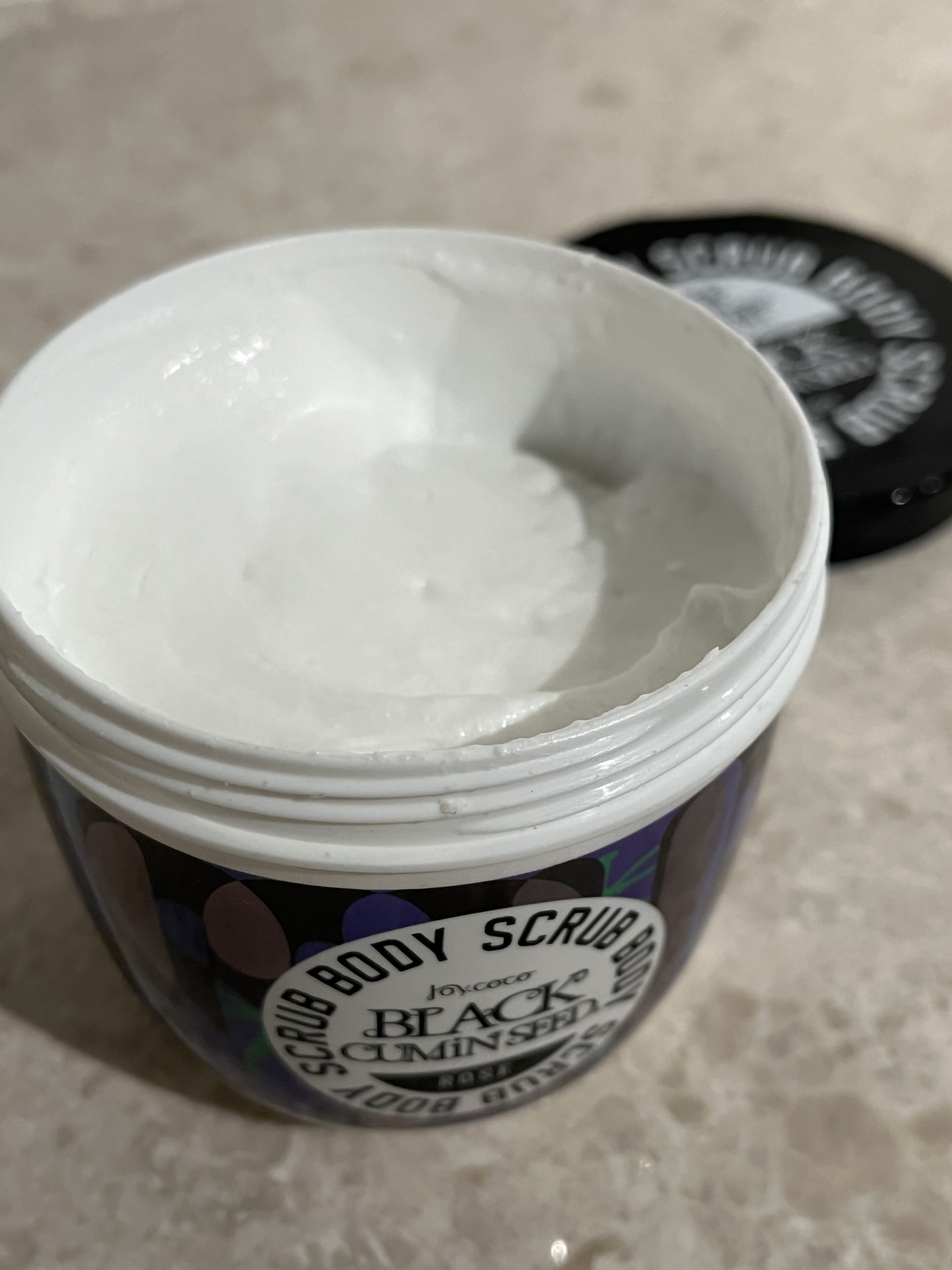 ジョイココ　ボディスクラブ　ブラッククミンシード/Joy.coco(ジョイココ)/ボディスクラブを使ったクチコミ（3枚目）