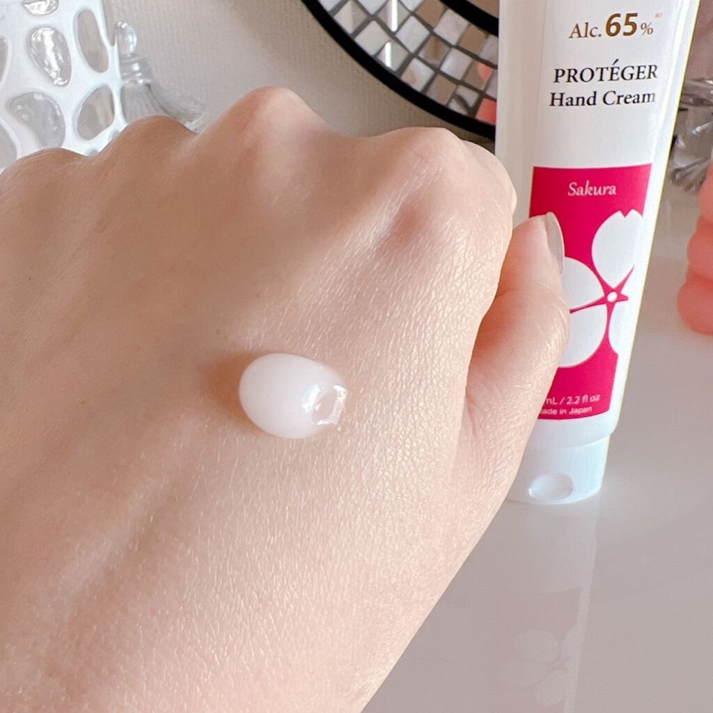 saayacosme on LIPS 「キレイと潤い保つ♡プロテジェハンドクリーム\65%アルコール+..」(4枚目)