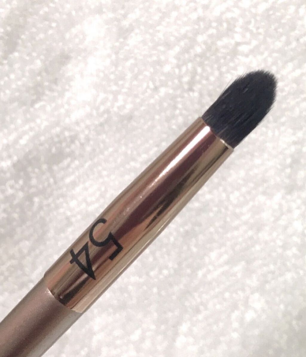 アートリフグリッターシャドウブラシ54/the SAEM/メイクブラシを使ったクチコミ（3枚目）