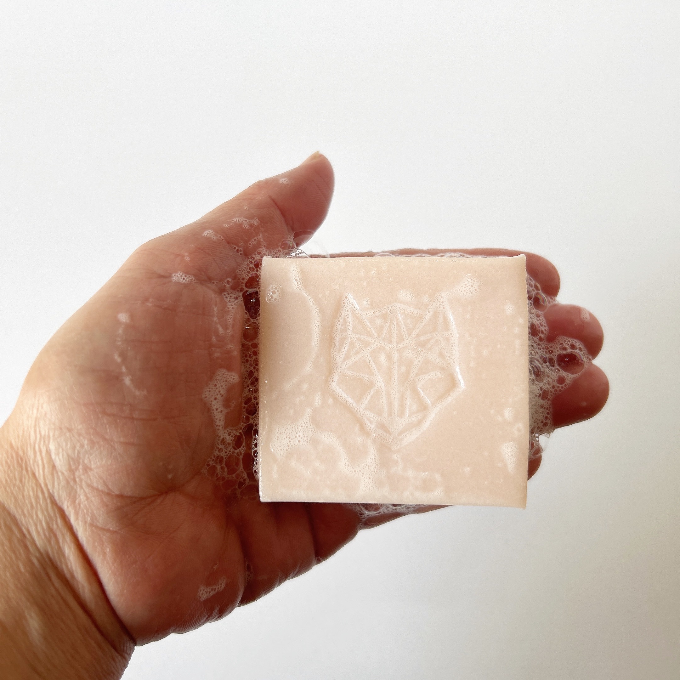 ボリュームアップ オールインワン シャンプー バー/SNOW FOX SKINCARE/サロンシャンプーを使ったクチコミ（3枚目）