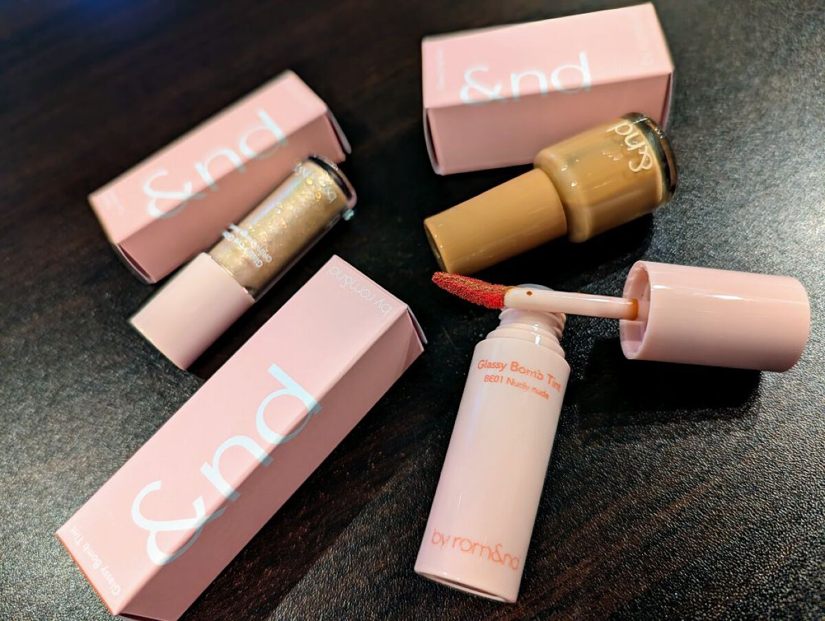 アンドバイロムアンド　グラッシーボムティント/&nd by rom&nd/リップティントを使ったクチコミ（2枚目）