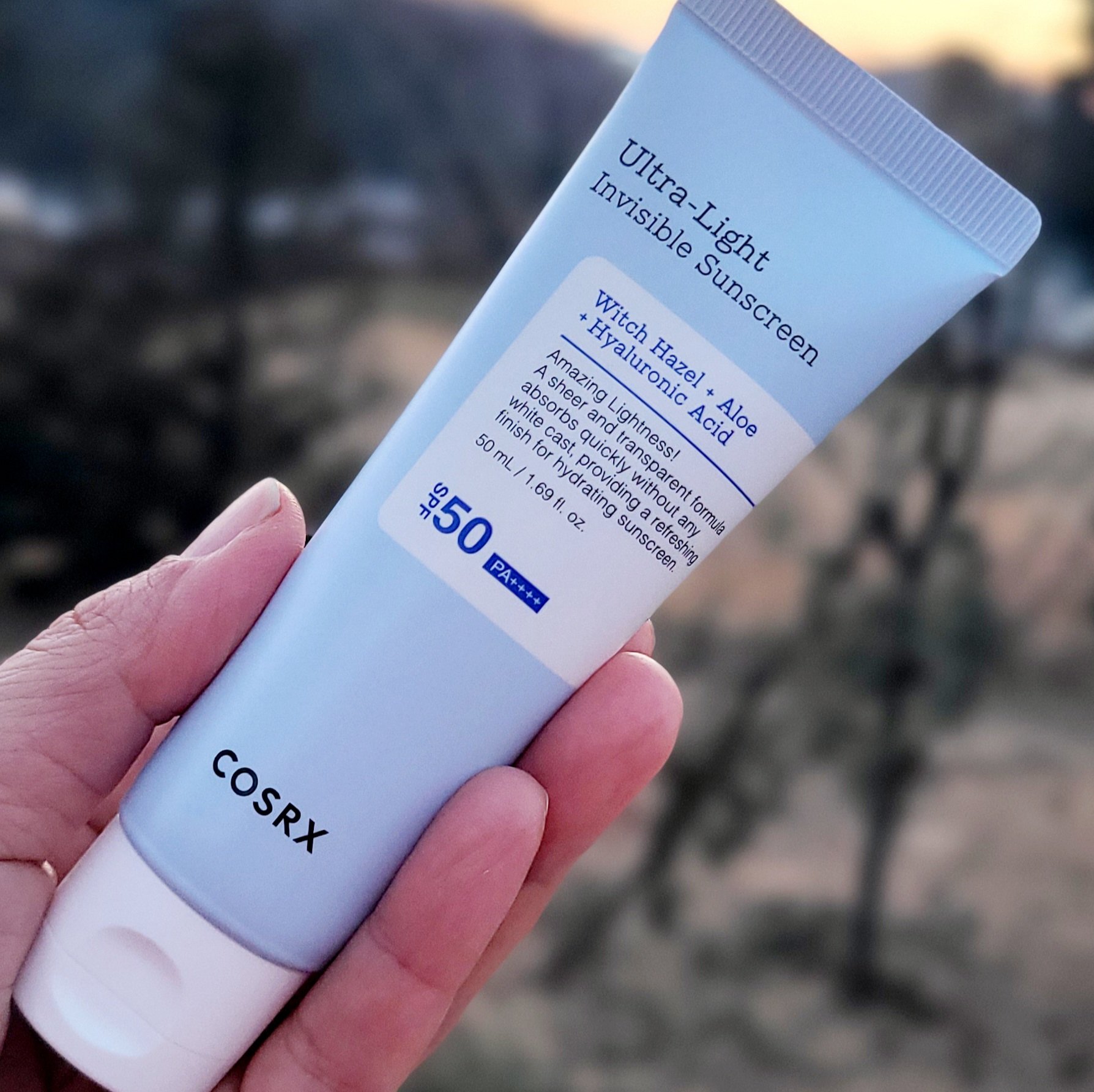 潤うUV ✨下地完成！完全透明で邪魔しない

COSRX
ウルトラライト透明UVクリーム

香り:無香
触感:乳液に近い感じ
つけた色:透明



年中無休でUV対策はしているけどやっぱり下地として透明であるとこちらも化粧浮きがしなくて安心