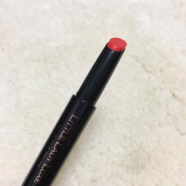 リトルレディ リュクス のオールインワンルージュをご紹介します💄

1年ほど前に06番のカシスレッドのカラーが"エロリップ"として話題になりましたが、
今回私は03番のコーラルレッドを購入してきました。