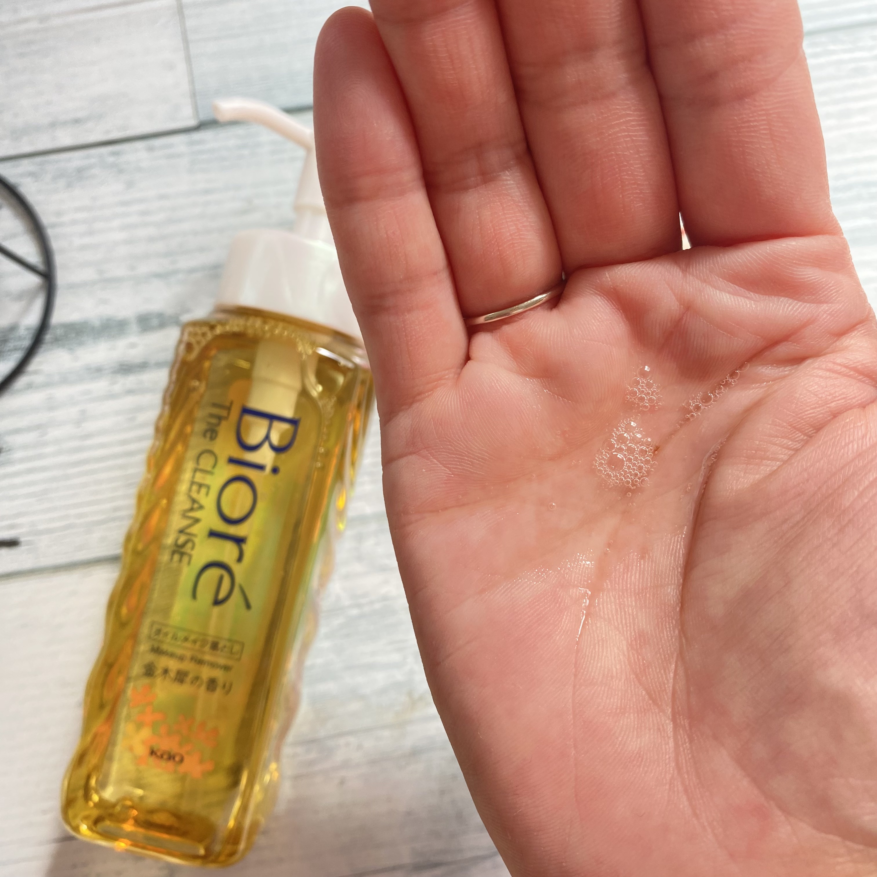 ビオレ ザ クレンズ オイルメイク落とし  金木犀の香り/ビオレ/オイルクレンジングを使ったクチコミ（2枚目）