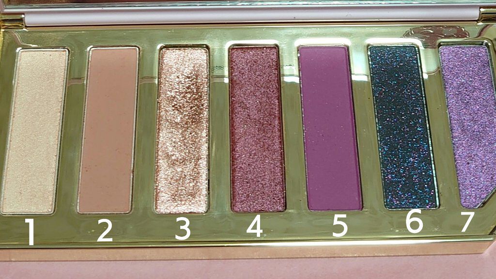 Too Faced ラズル ダズル ベリー アイシャドウ パレットのクチコミ「こんばんは☺️💖💖💖
今日はToo Facedのラズル ダズル ベリー アイシャドウ パレット.....」（3枚目）