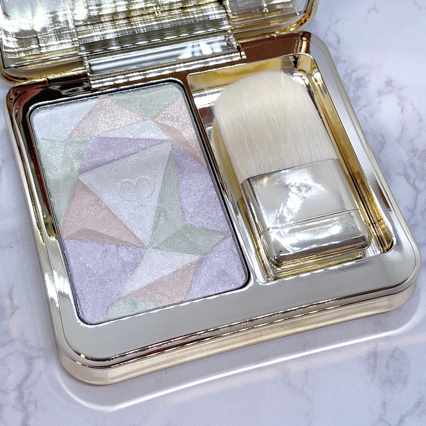 ル・レオスールデクラ /クレ・ド・ポー ボーテ/パウダーハイライトを使ったクチコミ(2枚目)