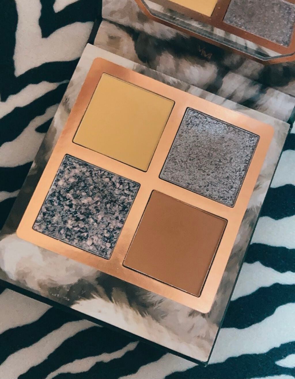 Venus Marble アイシャドウキャットシリーズ/Venus Marble/アイシャドウパレットを使ったクチコミ(2枚目)