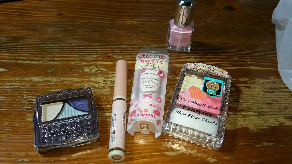 メルティスムースオイルグロス/キャンメイク/リップグロスを使ったクチコミ（2枚目）