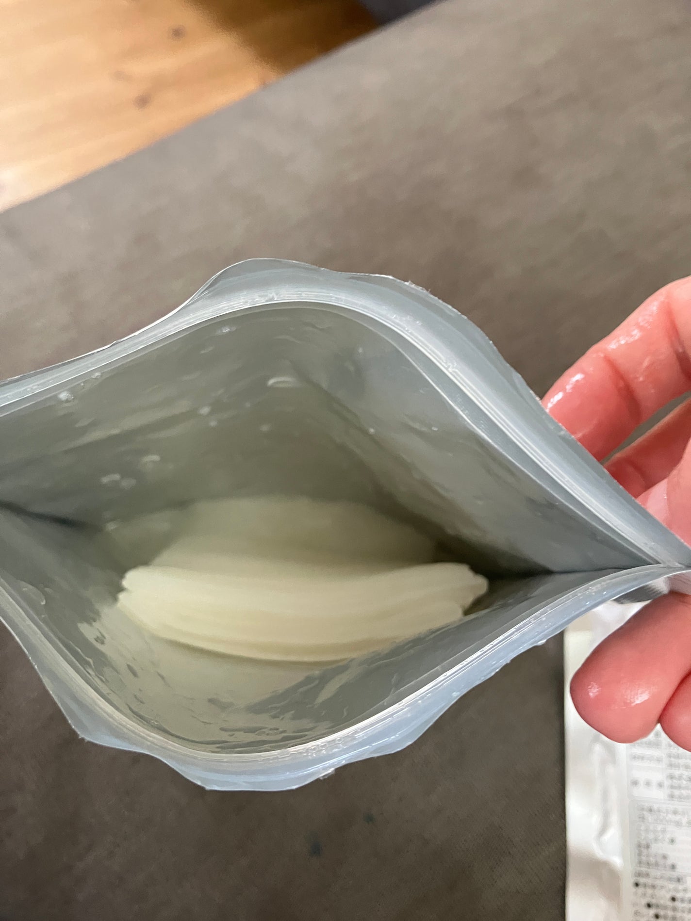 シートマスク VC100+レチノール/CICIBELLA/シートマスク・パックを使ったクチコミ(3枚目)